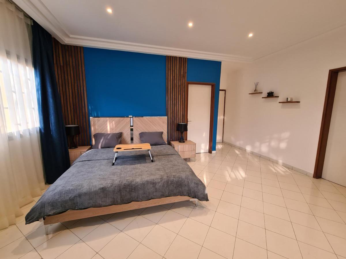 Sompteuse Villa Avec Piscine A 5 Min De La Plage Пуэнт-Нуар Экстерьер фото